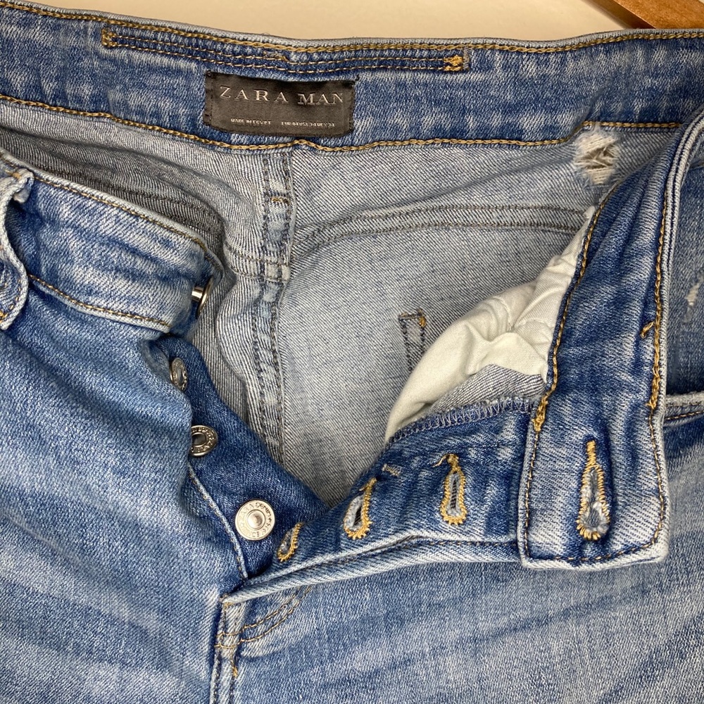 ZARA jeans, light blue, tears in knees, waist 34